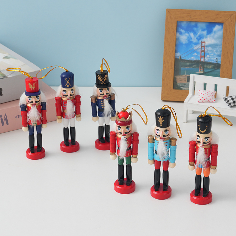 Nutcracker Figurine - 6 szt. drewnianych zawieszek w kształcie